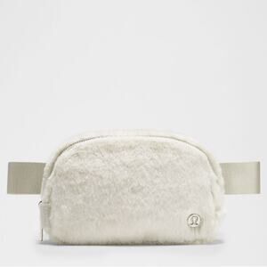 Lululemon Everywhere Belt Bag Plush Fleece Bone White Silver NWT